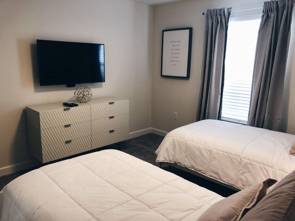 1556 PD - Poolside Bliss: Enchanted 4BR Townhome Condo, Multiple Beds (1556 PD - Poolside Bliss: Enchanted 4) 18