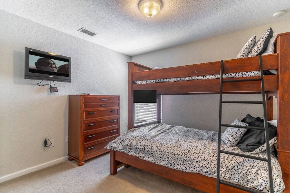 7755 Windsor Hills House (7755 Windsor Hills) 7