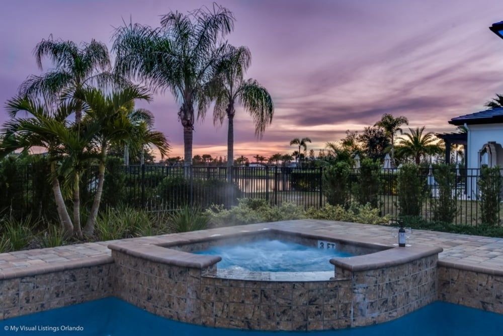 7 Bdrmstheatergamermpoolmansion Villa (760GBD00) 33