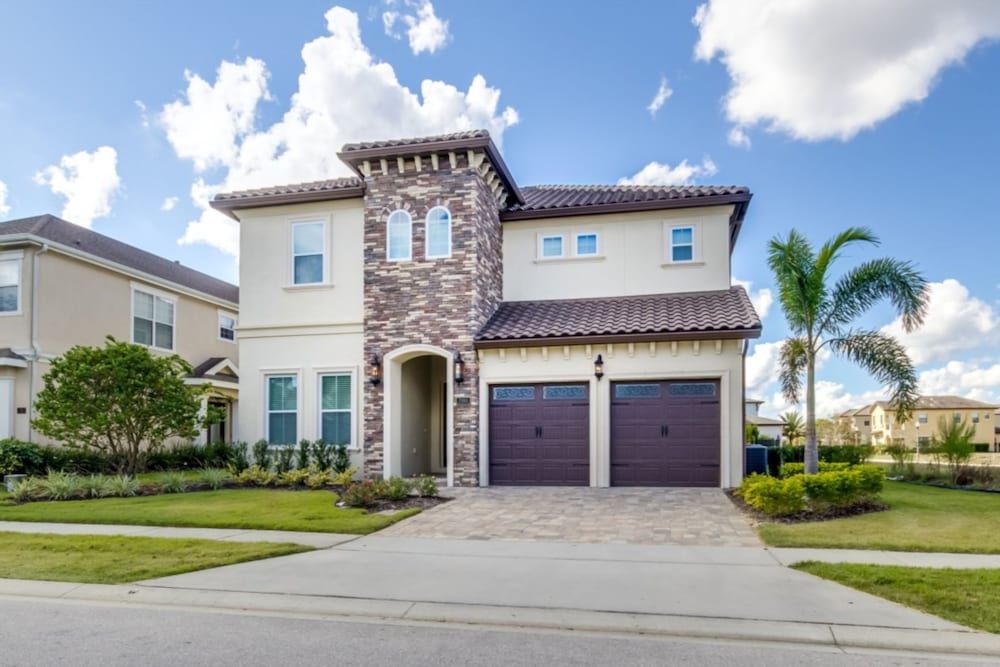 undefined 7 Bdrmstheatergamermpoolmansion 4