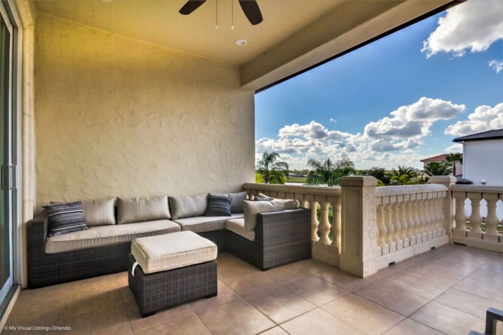 7 Bdrmstheatergamermpoolmansion Villa (760GBD00) 20