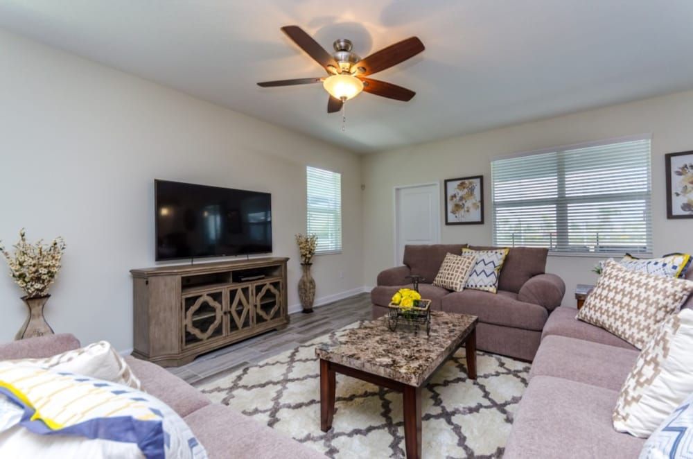 6 Bedroom 5 Bathroom Villa (6 Bedroom 5 Bathroom) 14