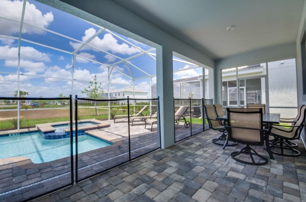 6 Bedroom 5 Bathroom Villa (6 Bedroom 5 Bathroom) 20