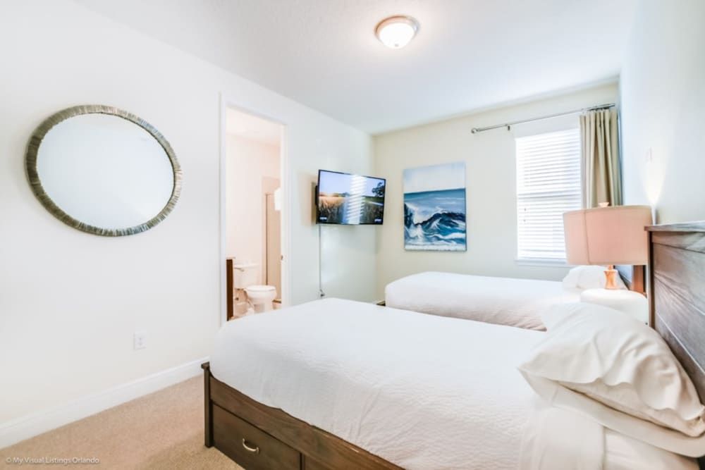 Family Friendly 9 Bedroom 8.5 Bathroom Villa (221FALLS) 13