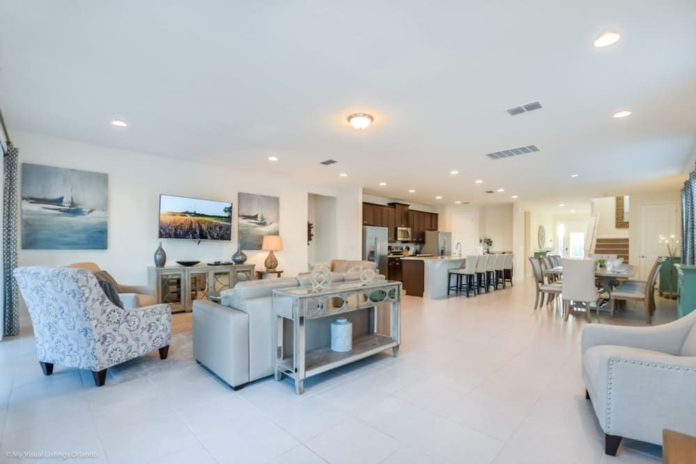 undefined Family Friendly 9 Bedroom 8.5 Bathroom 7