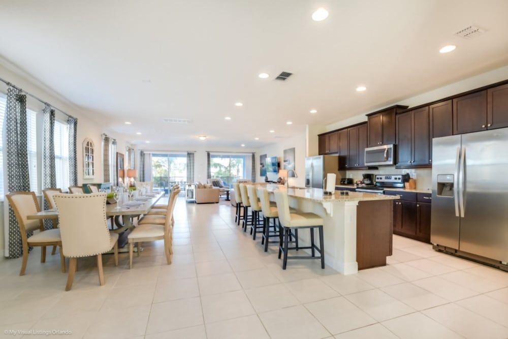 undefined Family Friendly 9 Bedroom 8.5 Bathroom 2