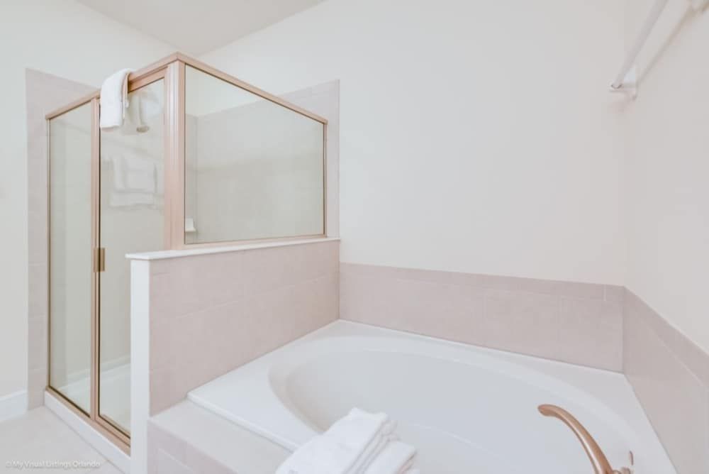 Family Friendly 9 Bedroom 8.5 Bathroom Villa (221FALLS) 27