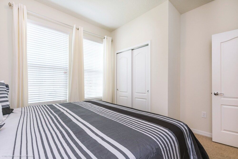 undefined 8 BD 6 BH House Villa at West Side