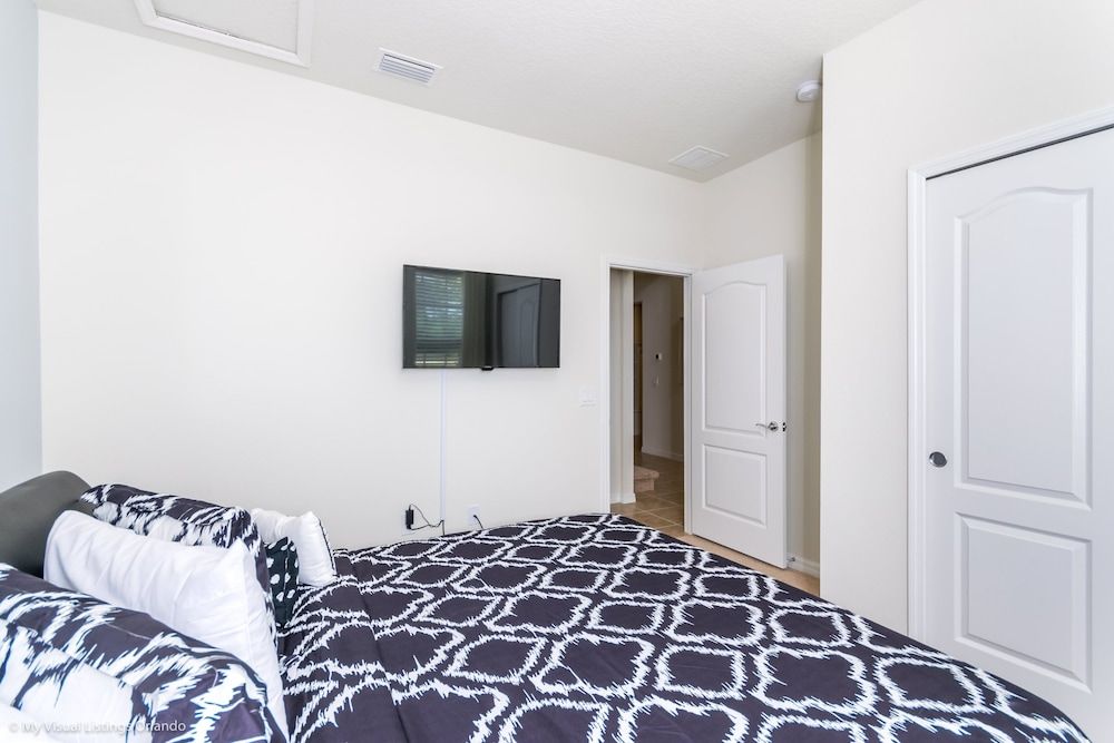 Beautiful 8 Bed Villa Pool & Spa Villa (1852NC 8 Bedroom 6 Bathroom Windsor) 4