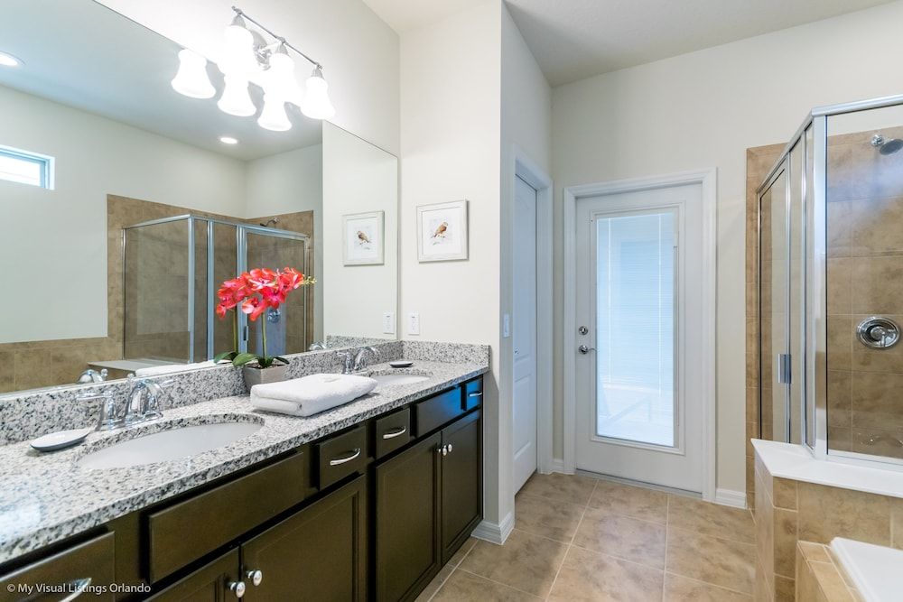 Beautiful 8 Bed Villa Pool & Spa Villa (1852NC 8 Bedroom 6 Bathroom Windsor) 16