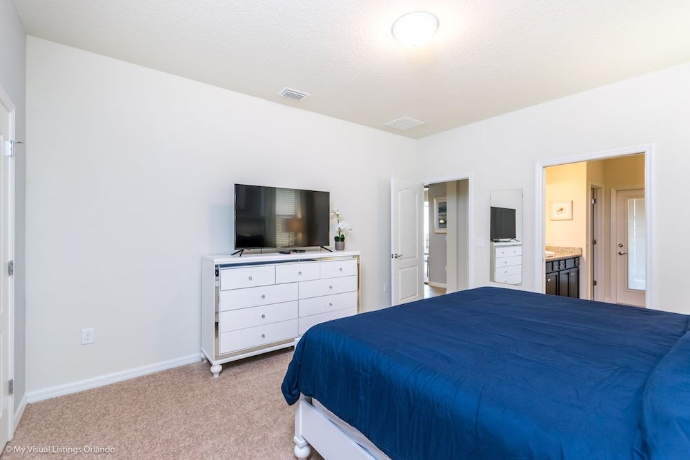 Beautiful 8 Bed Villa Pool & Spa Villa (1852NC 8 Bedroom 6 Bathroom Windsor) 2