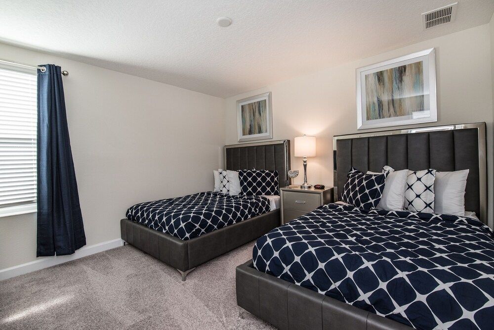 undefined 8 Bdrm 5 Bath Villa 10