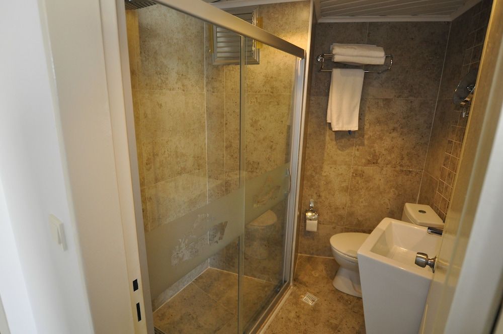 undefined Happy Apart 3