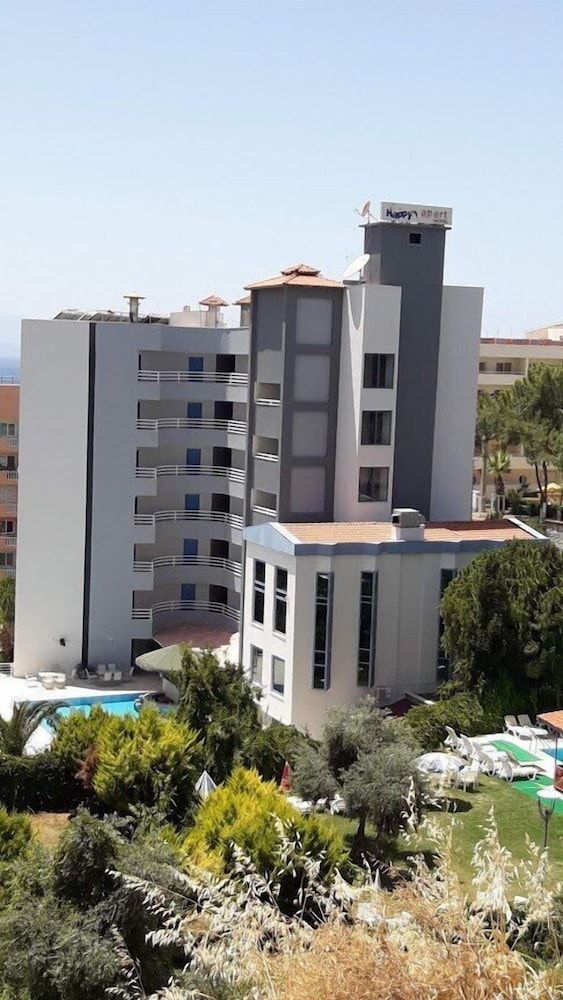 undefined Happy Apart 4