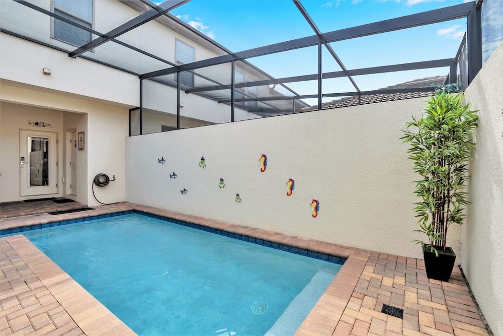 undefined Free Waterpark Splash Pool BBQ Themed Rooms 10