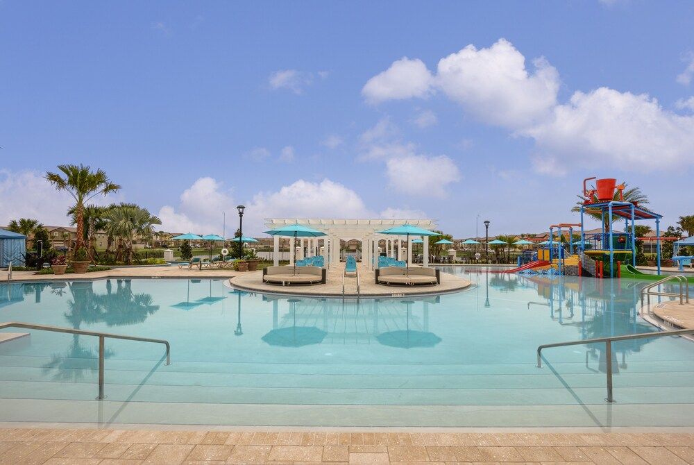 undefined Free Waterpark Splash Pool BBQ Themed Rooms 9