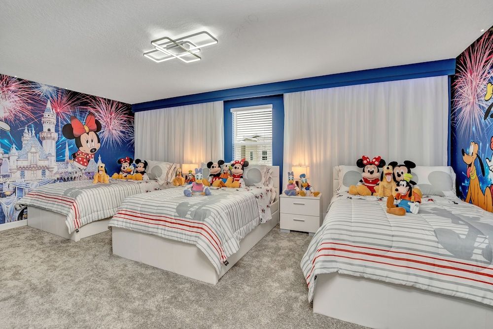 undefined Champions Gate 9 Bedroom Villa with Pool & Spa 7