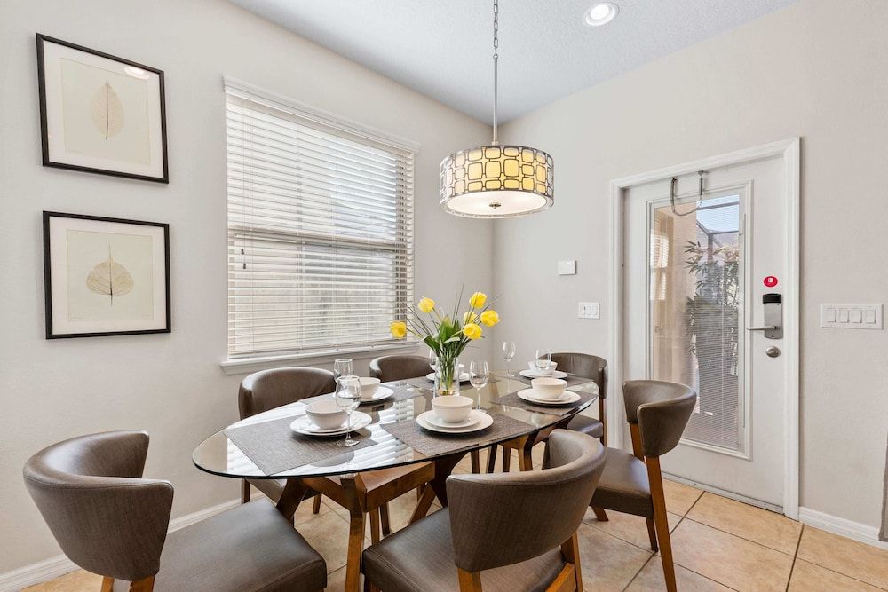 undefined Beautiful Townhome With Splash Pool and Game Room! 9