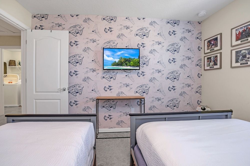 1909 Nice Court House (5 Bedrooms) 6