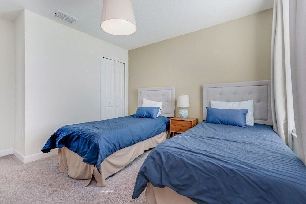 6 Bdrmgolf Coursegated Resort Villa (8940TITANIUM) 8