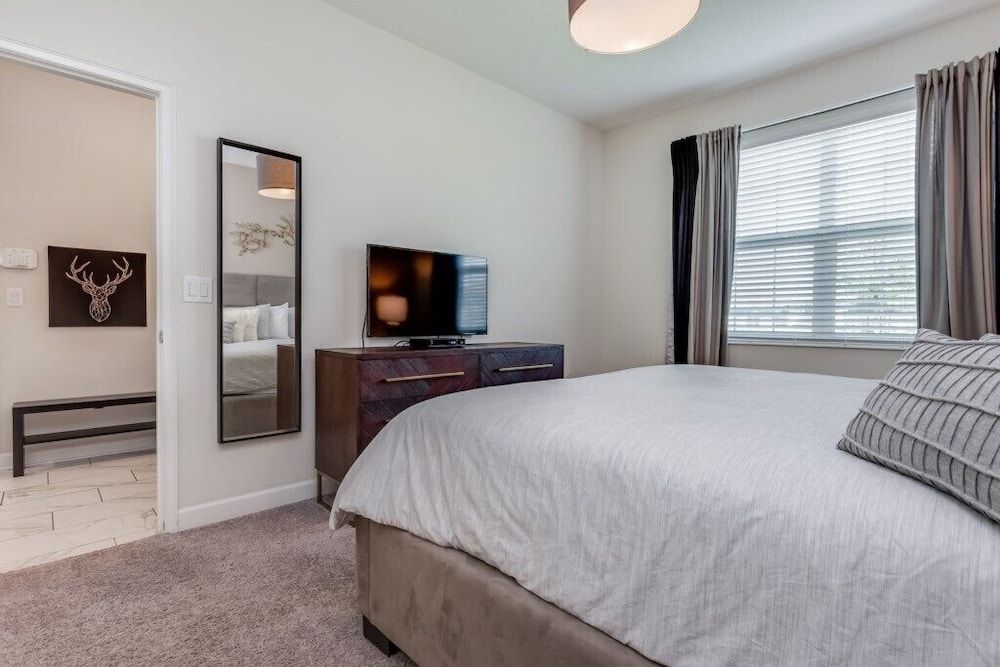 6 Bdrmgolf Coursegated Resort Villa (8940TITANIUM) 12