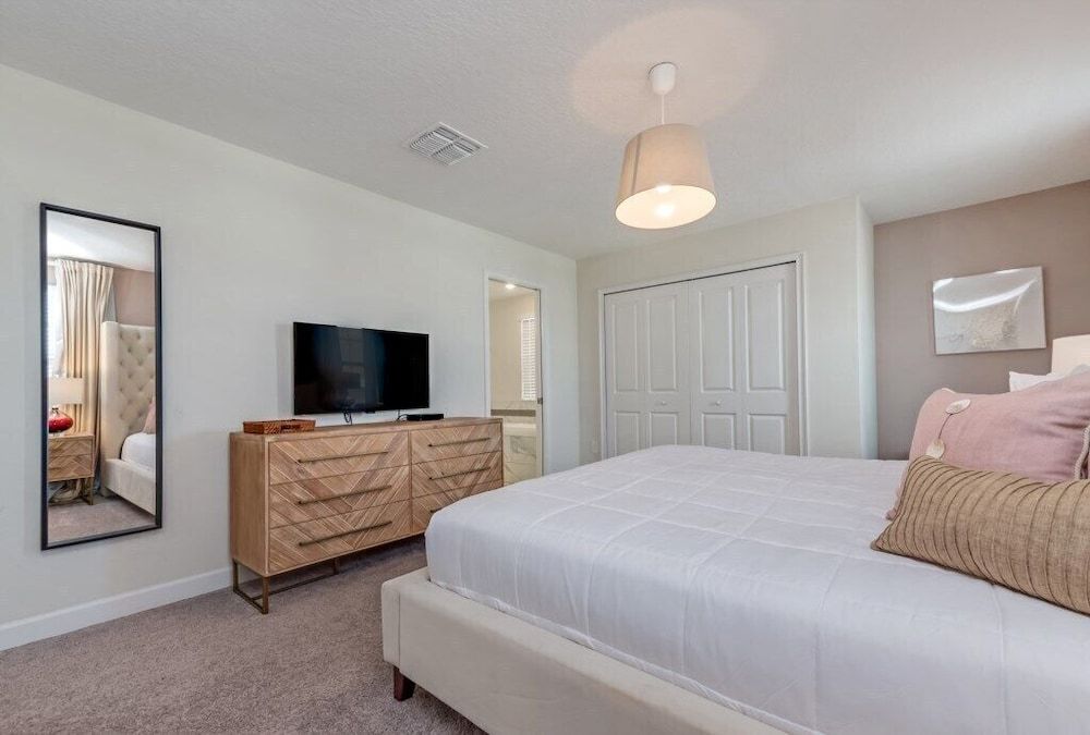 6 Bdrmgolf Coursegated Resort Villa (8940TITANIUM) 3