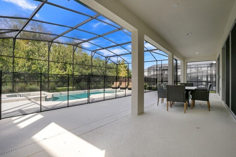 518mb New and Modern 8 Bedroom 5 Bathroom Villa Villa 16