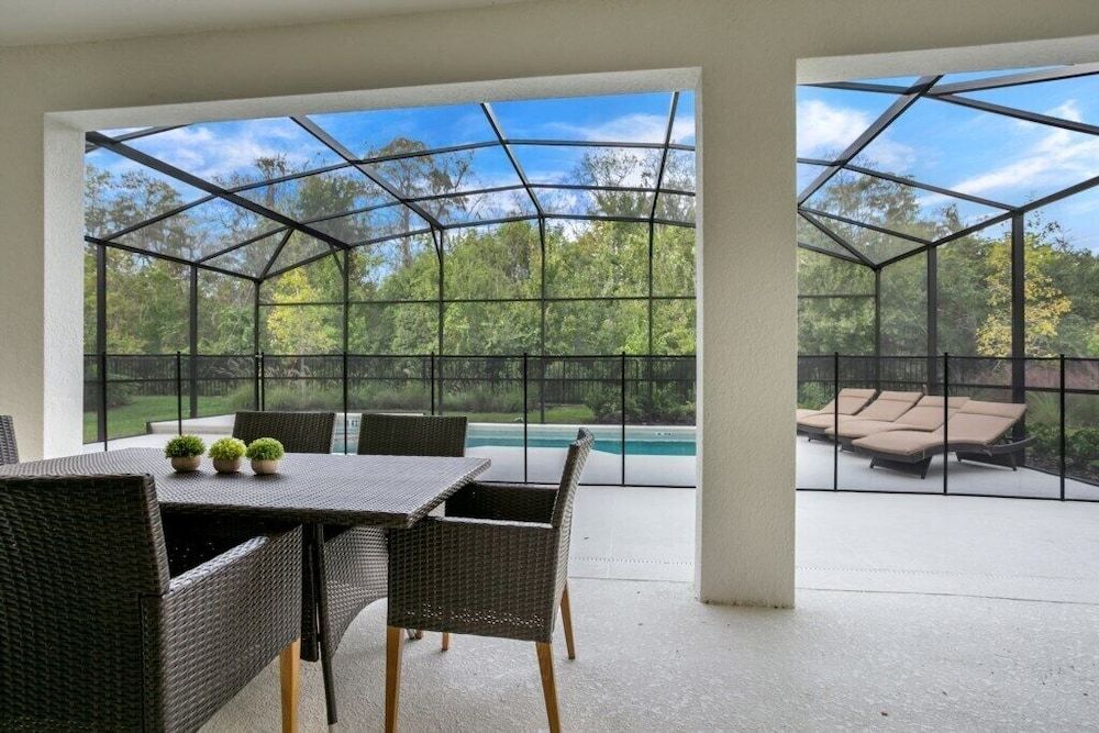 518mb New and Modern 8 Bedroom 5 Bathroom Villa Villa 17