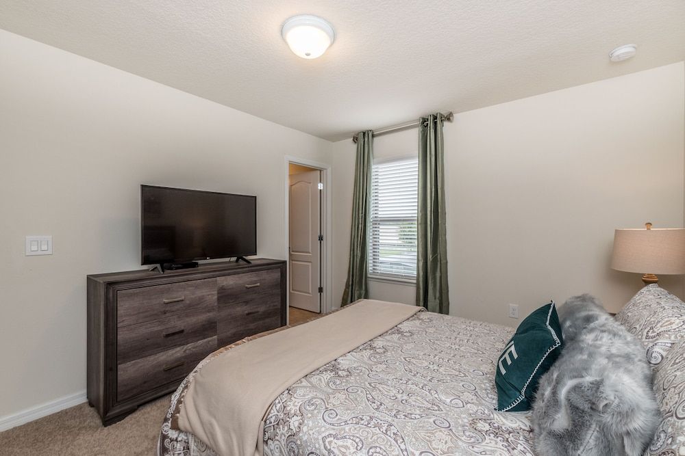 Large Villa W/private Pool & Game Room! Waterpark House (6 Bedrooms) 3