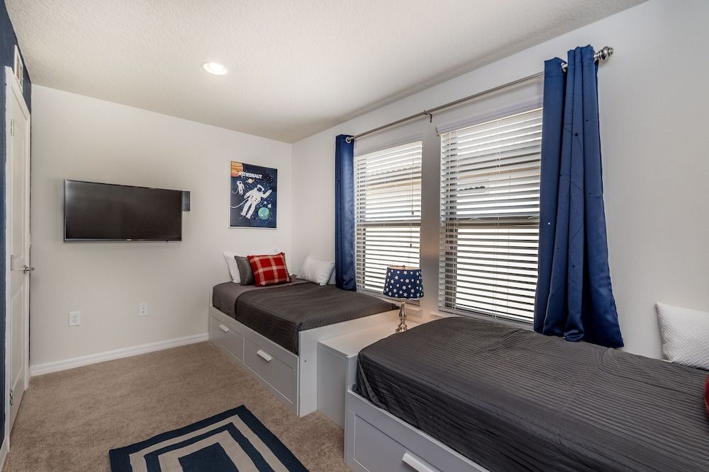 Large Villa W/private Pool & Game Room! Waterpark House (6 Bedrooms) 4