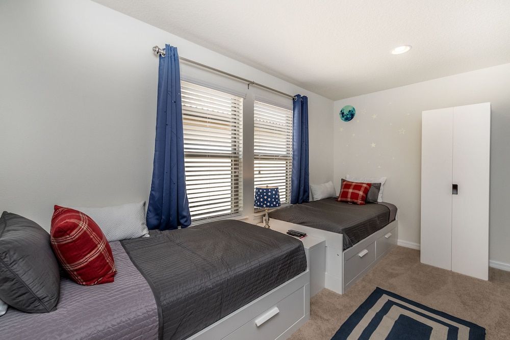 Large Villa W/private Pool & Game Room! Waterpark House (6 Bedrooms) 12