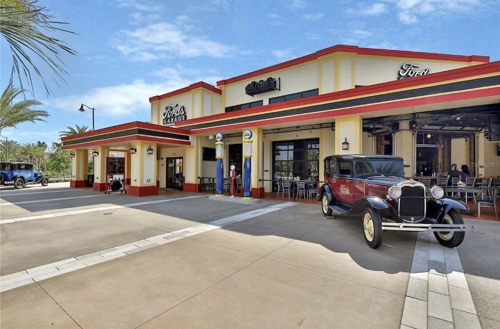 undefined Salty Parrot 9