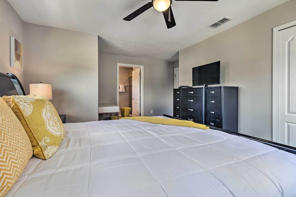 Kissimmee Oasis w/ Heated Pool ~ 7 Mi to Disney! House (5 Bedrooms) 20