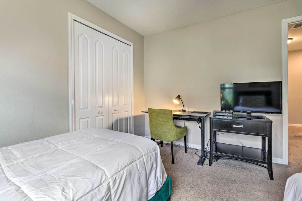 Kissimmee Oasis w/ Heated Pool ~ 7 Mi to Disney! House (5 Bedrooms) 22