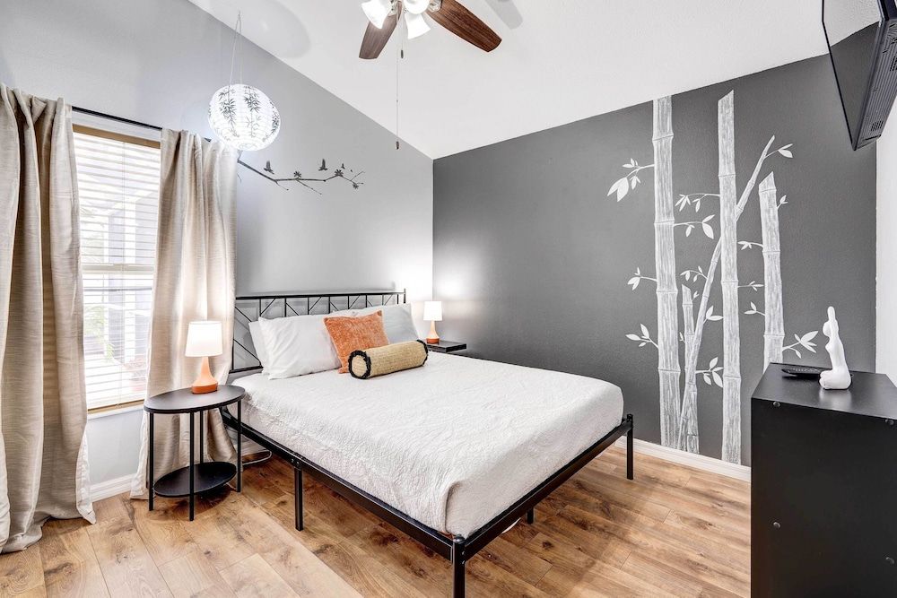 undefined Kissimmee Retreat w/ Private Basketball Court! 3