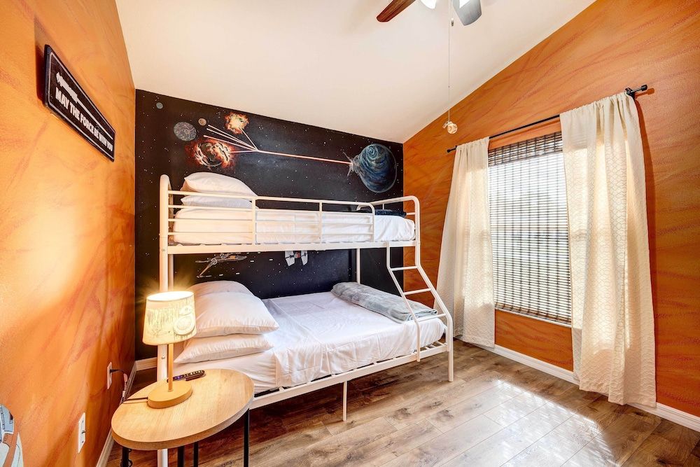 undefined Kissimmee Retreat w/ Private Basketball Court! 4