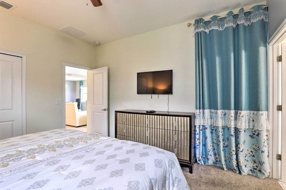 undefined Family Getaway With Pool ~ 9 Mi to Disney World! 6