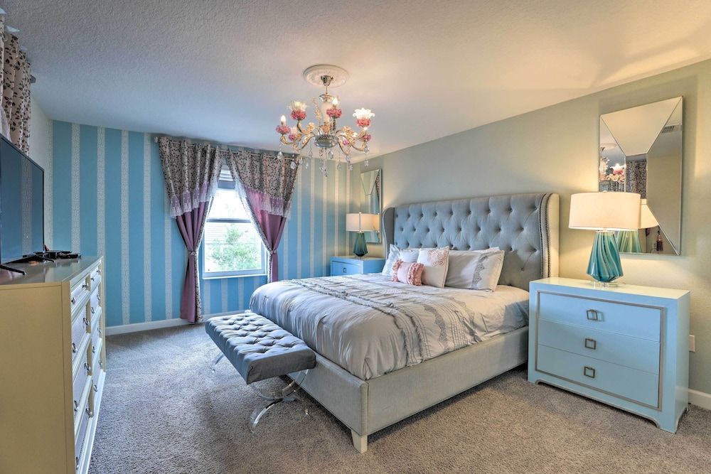 undefined Family Getaway With Pool ~ 9 Mi to Disney World! 2