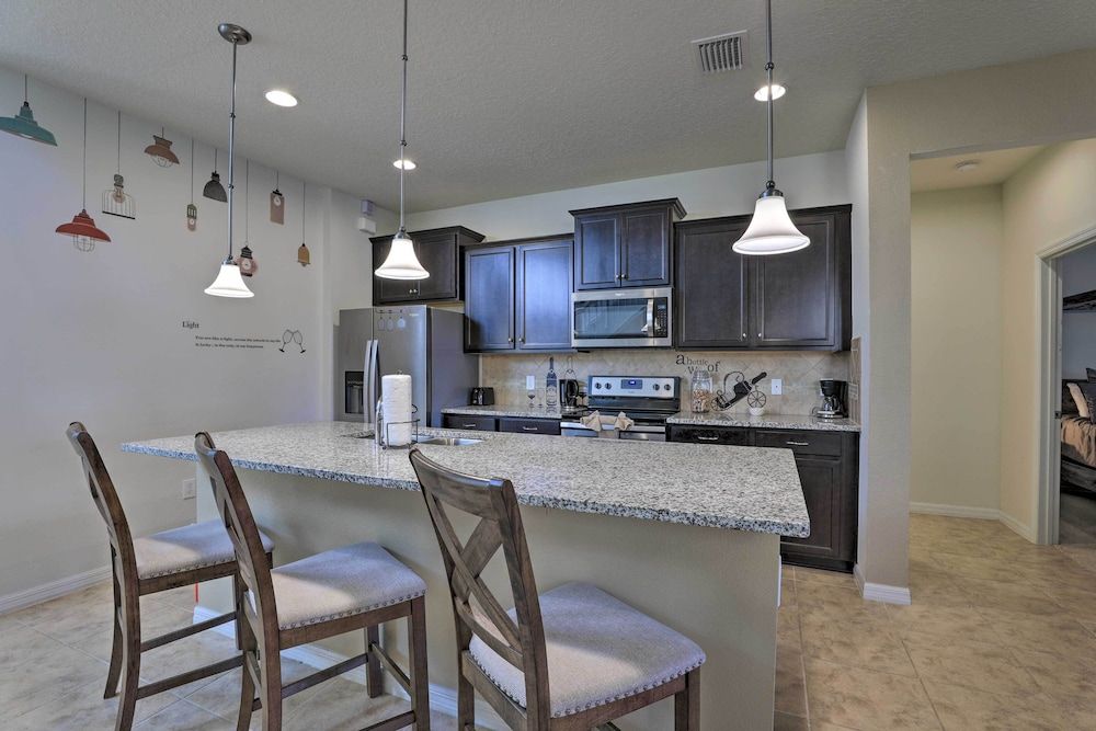 undefined Disney Family Fun w/ Lanai & Games: 8 Mi to Parks! 6