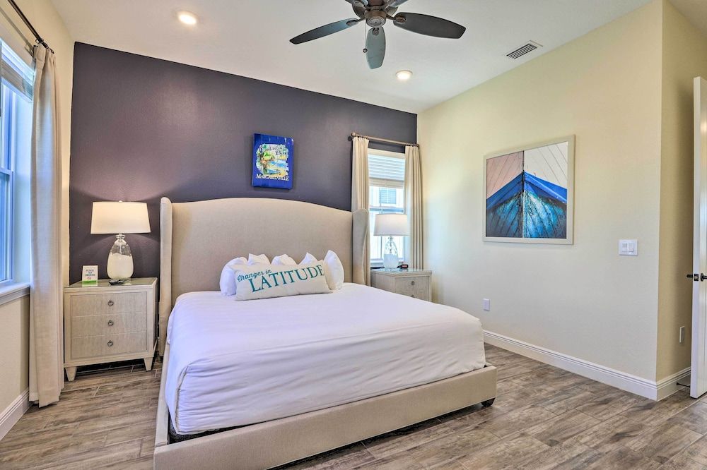 undefined Contemporary Home w/ Hot Tub: 4 Mi to Disney Magic 10