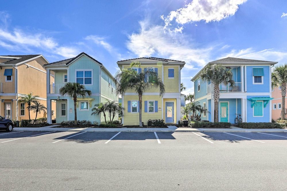 undefined Contemporary Home w/ Hot Tub: 4 Mi to Disney Magic