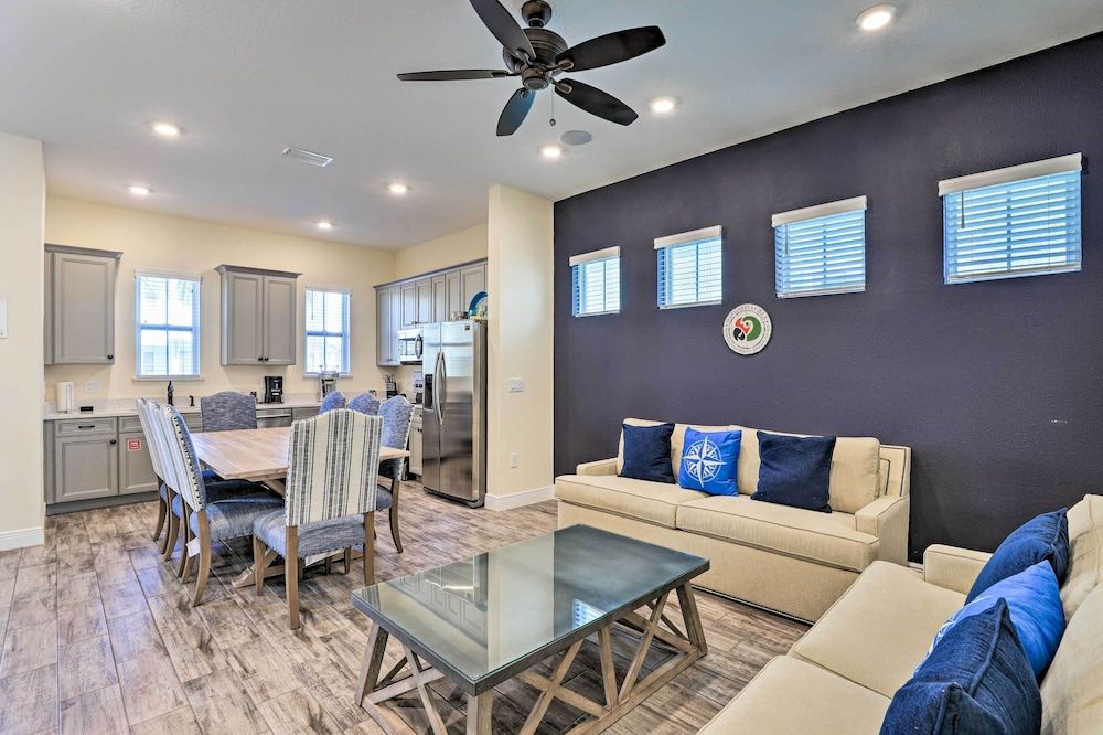 undefined Contemporary Home w/ Hot Tub: 4 Mi to Disney Magic 4