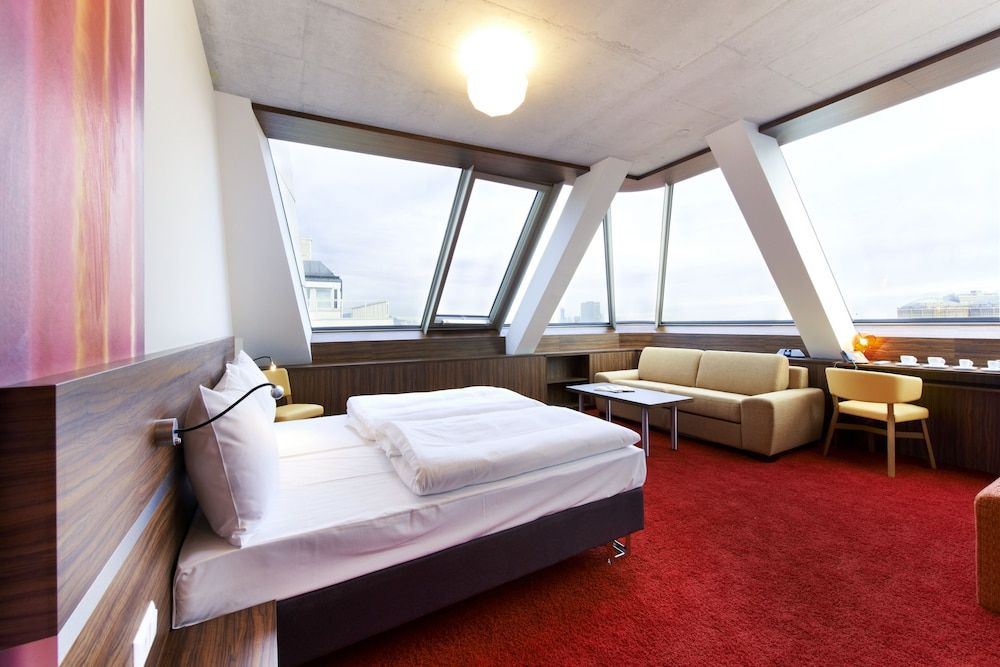 undefined Simm’s Hotel – the cityhotel next to Metro U3 4