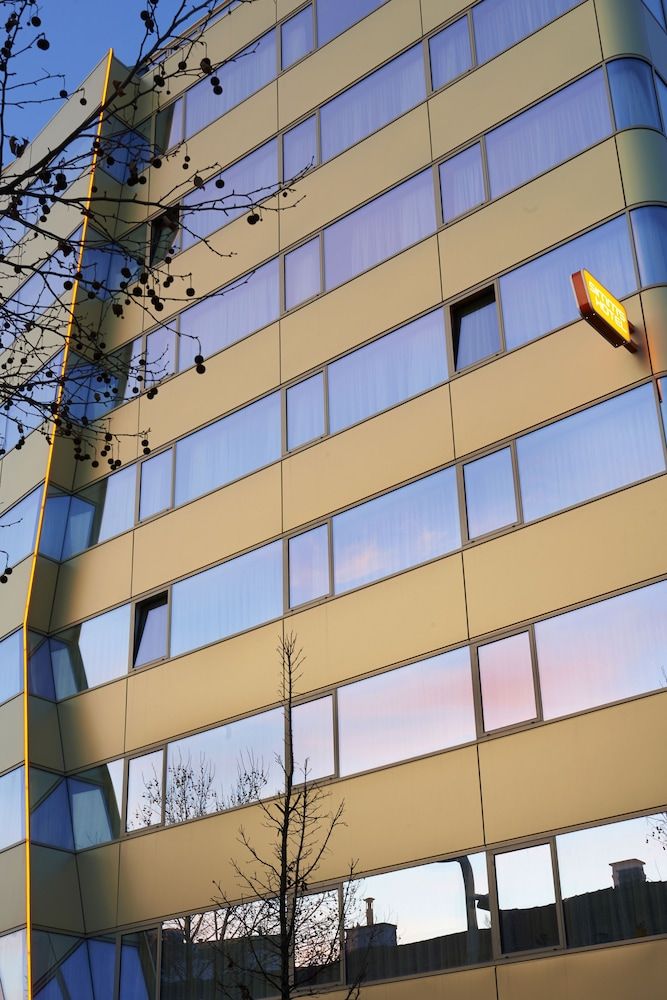 undefined Simm’s Hotel – the cityhotel next to Metro U3 7