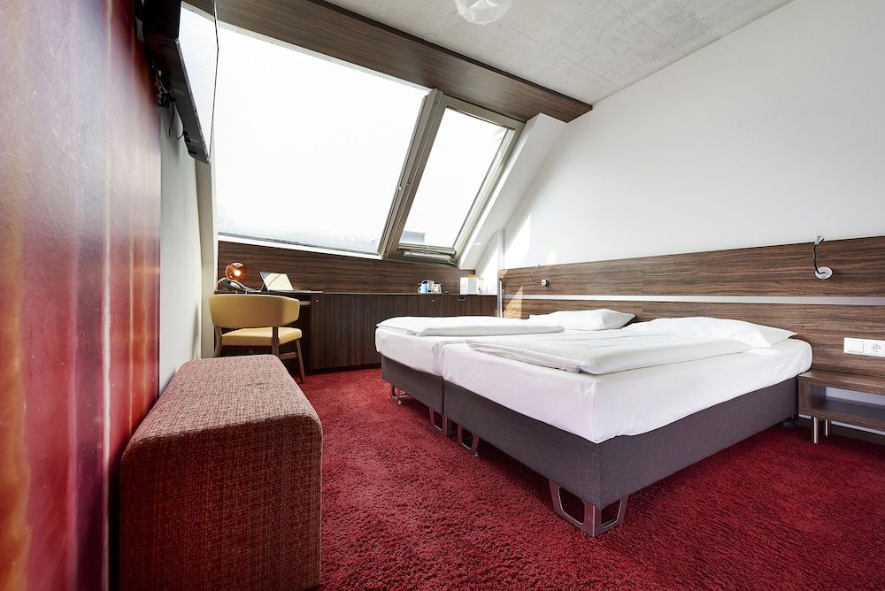 undefined Simm’s Hotel – the cityhotel next to Metro U3 3