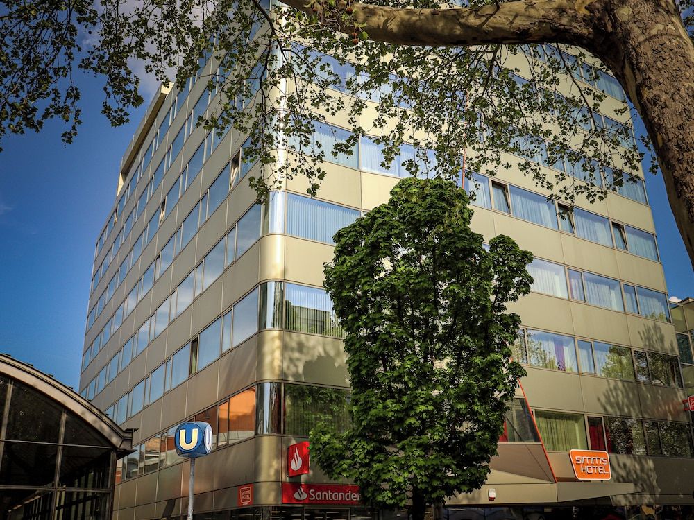 undefined Simm’s Hotel – the cityhotel next to Metro U3 6