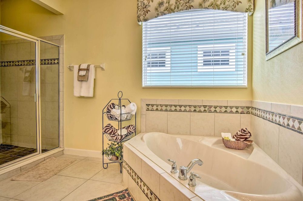 Beautiful Reunion Resort Home < 15 Min to Disney! House (5 Bedrooms) 16