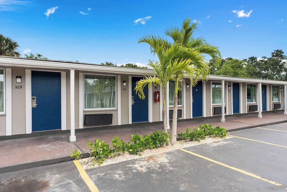undefined Travelodge by Wyndham Kissimmee/Orlando 3