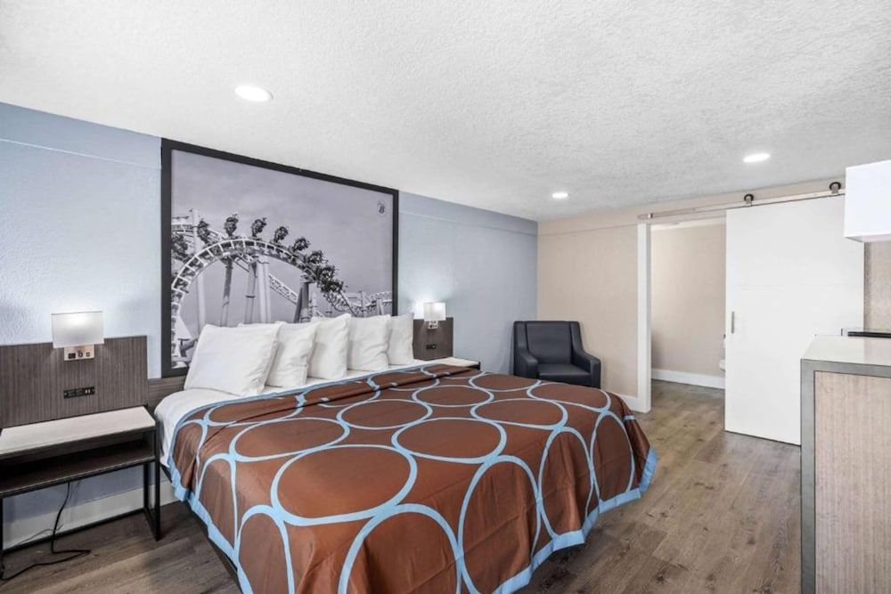 Travelodge by Wyndham Kissimmee/Orlando Room, 1 King Bed, Non Smoking 2