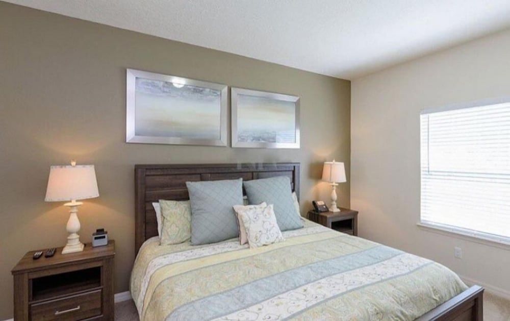 Villa Beatriz - Lucaya Village House, Multiple Beds (Villa Beatriz - Lucaya Village)